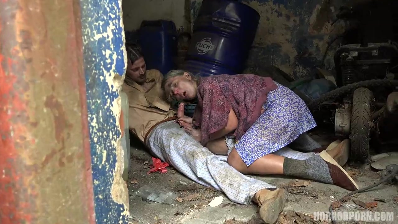 Teen Girl Fucks Homeless Man - Pornalin.com